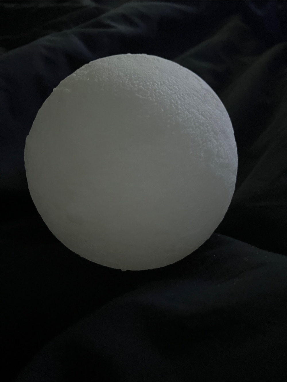 Battery powered moon lamp novelty light